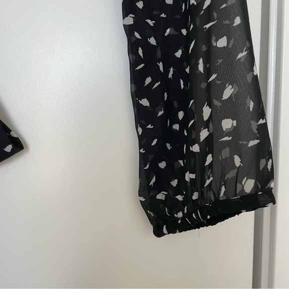 Black Patterned Wrap Dress - Picture 5 of 5